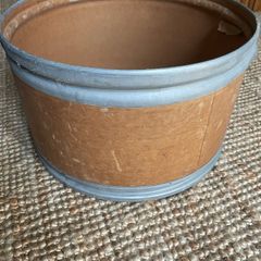 Storage container