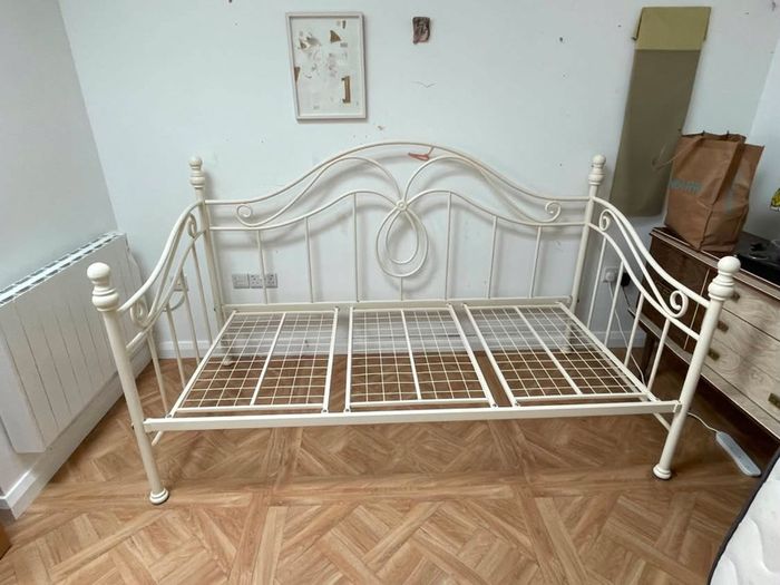 Cream Day Bed - Single