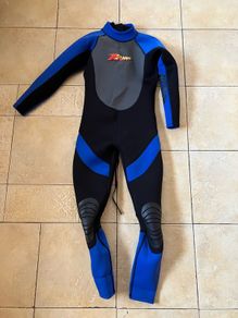 wetsuit