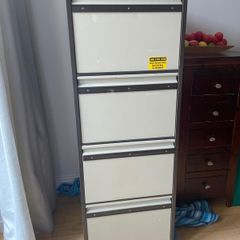 Filing cabinet - 4 drawer with key