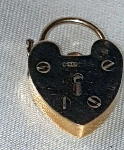 Pristine Vintage 9ct Gold Heart Padlock Charm