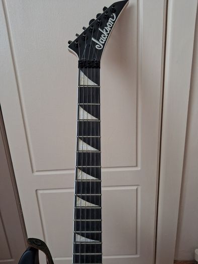 Jackson JS32