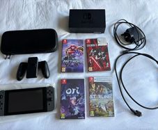 Nintendo Switch, Metroid 4 + carry case - Like New