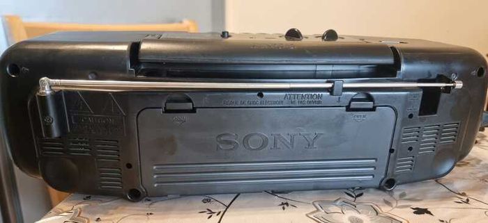 From 1994  Sony CFS-B31, working good.