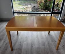 Extendable table