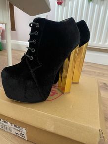 Schuh starlight platform boot size 4
