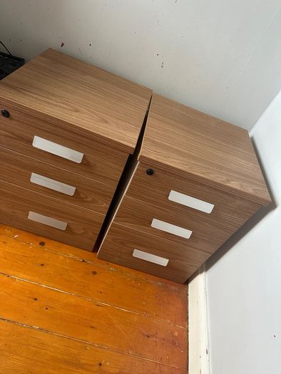 drawers/filing cabinets