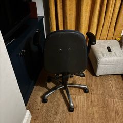 Free Office Swivel chair