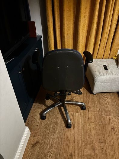 Free Office Swivel chair