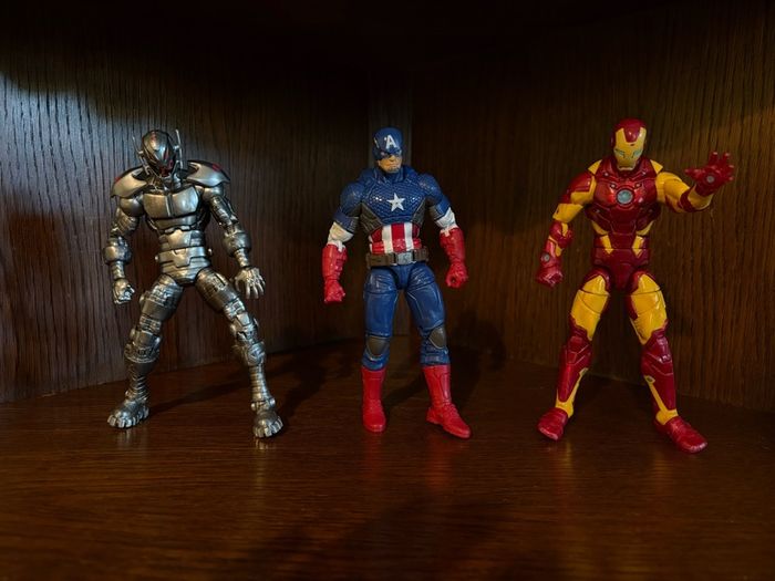 Marvel Legends Avengers - Disney Exclusive Figures
