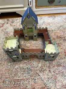 toy: cardboard castle