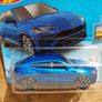 Hot Wheels '17 Lamborghini Urus Image 2