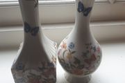 2 x small ornamental vases