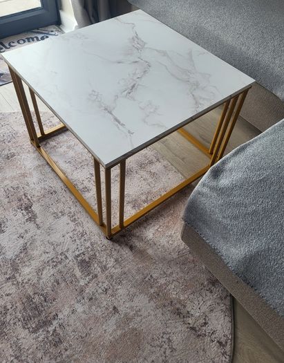 Coffee Table - New !