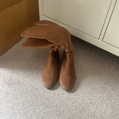 Suede boots