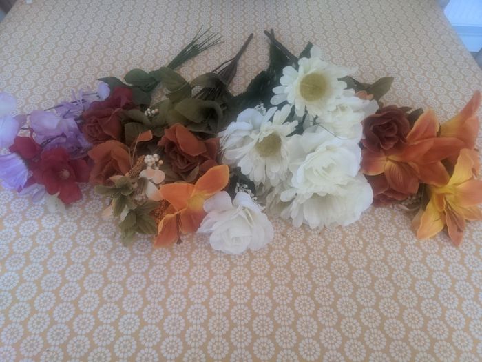 Artificial bunches of flowers