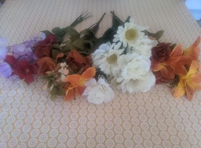 Artificial bunches of flowers