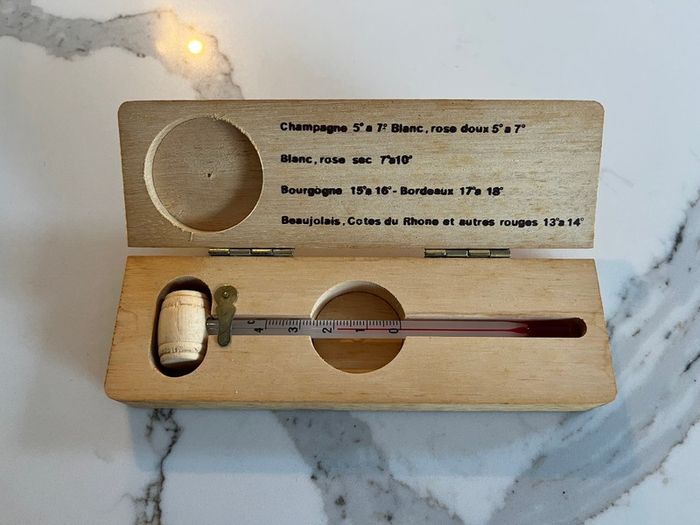 Vintage wine thermomter
