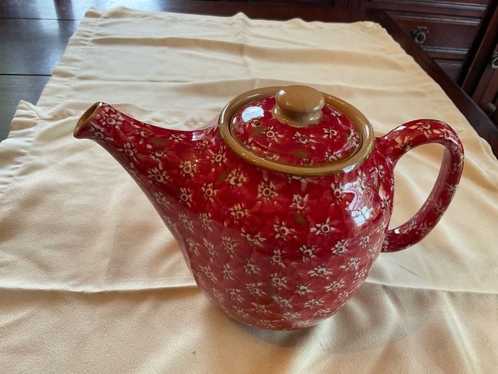 Nicholas Mosse Red lawn first quality tea pot and 2 large mug set